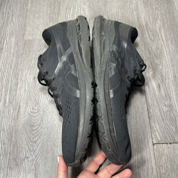 Asics Gel-Kayano 28 Mens Size 12 carrier Triple Black’ Running Shoes 1011B189 main image 7